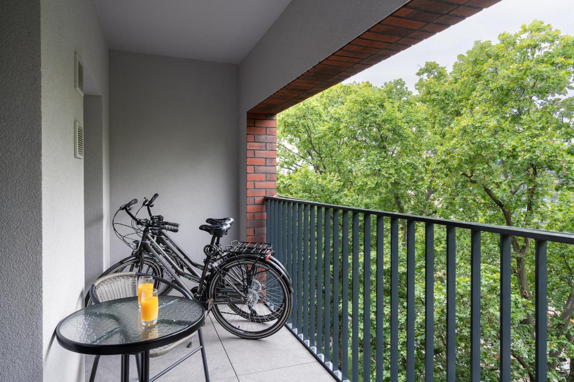 Apartwro 4Th-City Square Railway Station Balcony, Garage, Bicycles Breslau Exterior foto
